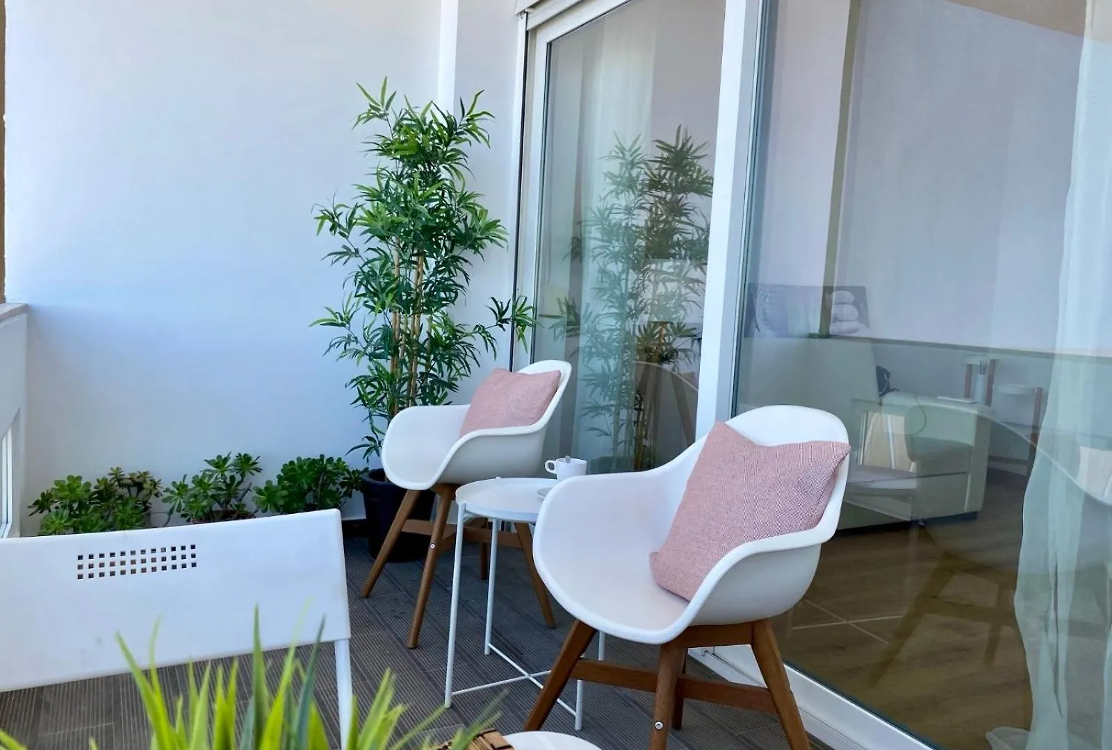 Comfortable Bedrooms In Apartment With River View Almada 0*,  Portugal